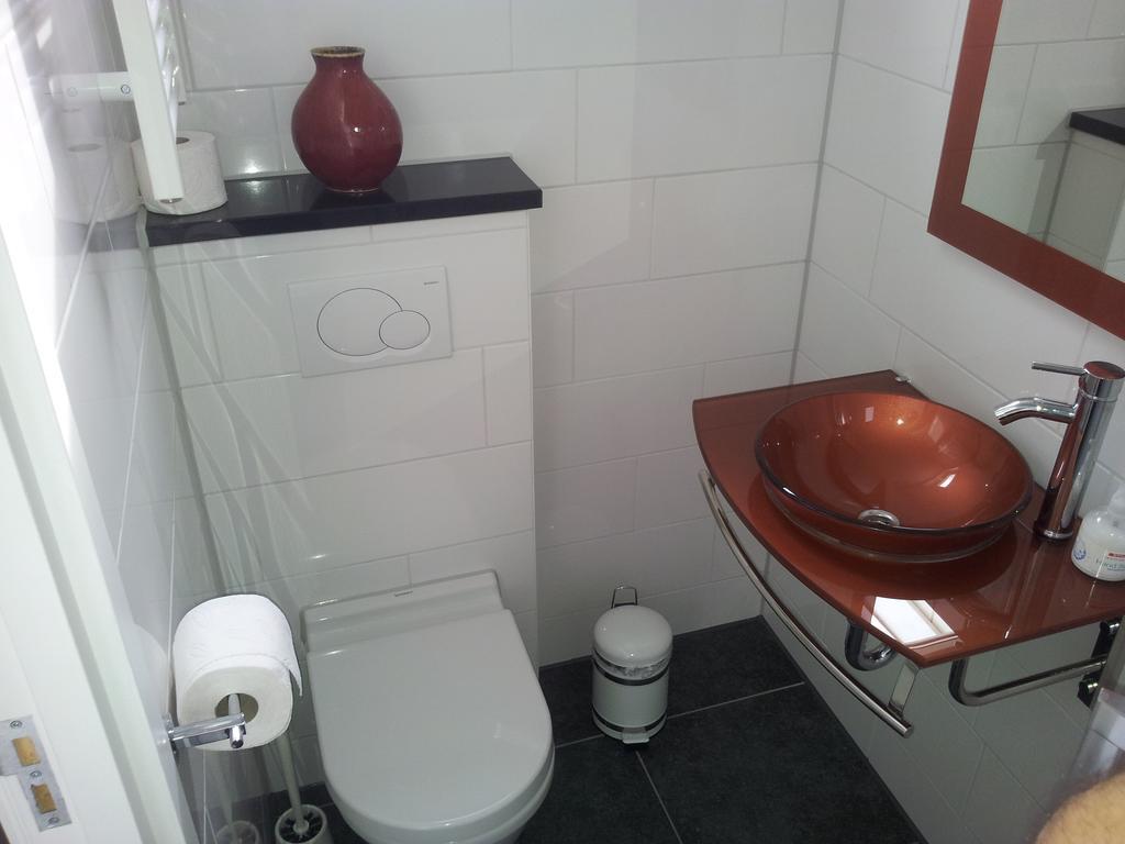 Homestay Bij Aelita Den Burg Room photo
