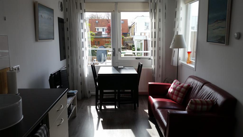 Homestay Bij Aelita Den Burg Exterior photo